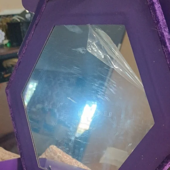 Jeffree Star Blood Lust Artistry Palette - Picture 5 of 5